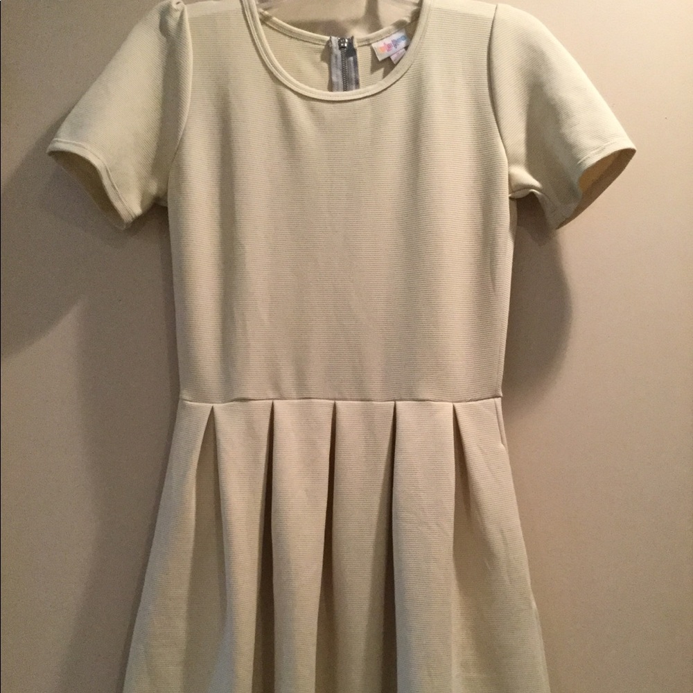 LuLaRoe Small Cream Amelia Like New